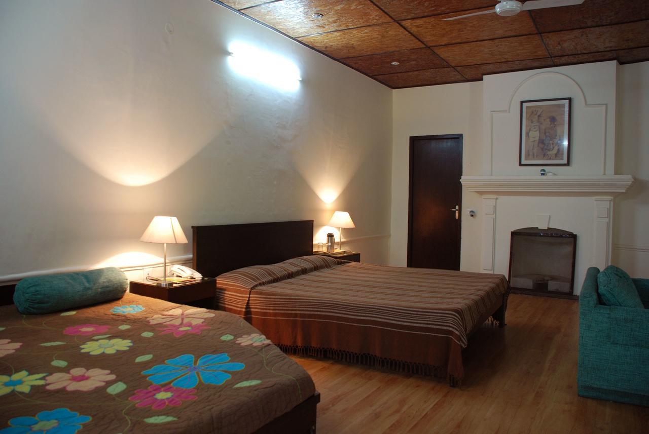 Alasia Hotel Kasauli Exteriör bild